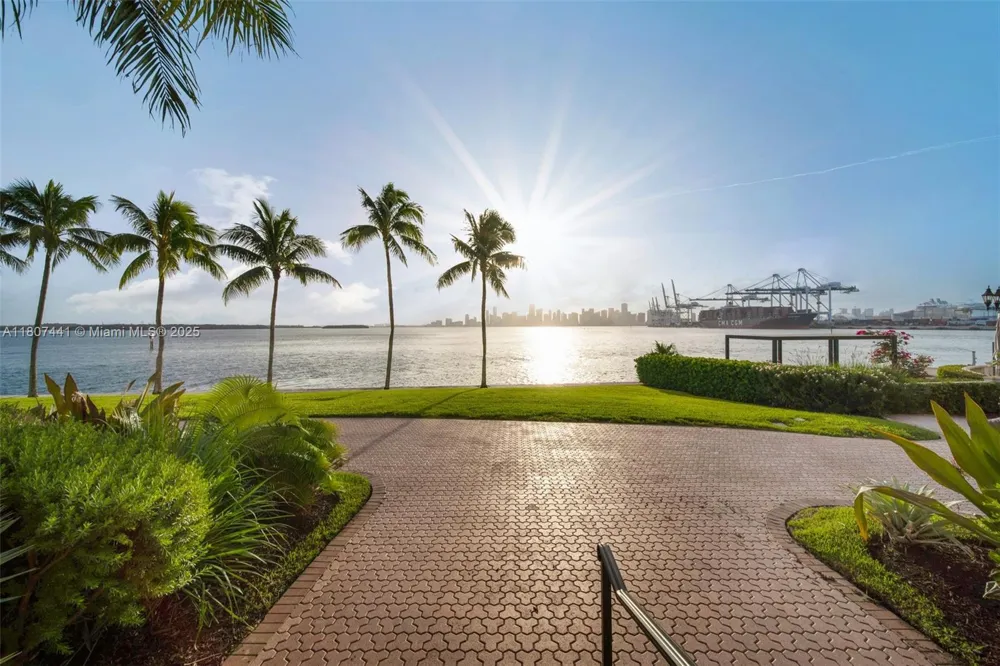 5235 Fisher Island Dr #5235 Miami Beach, FL 33109
