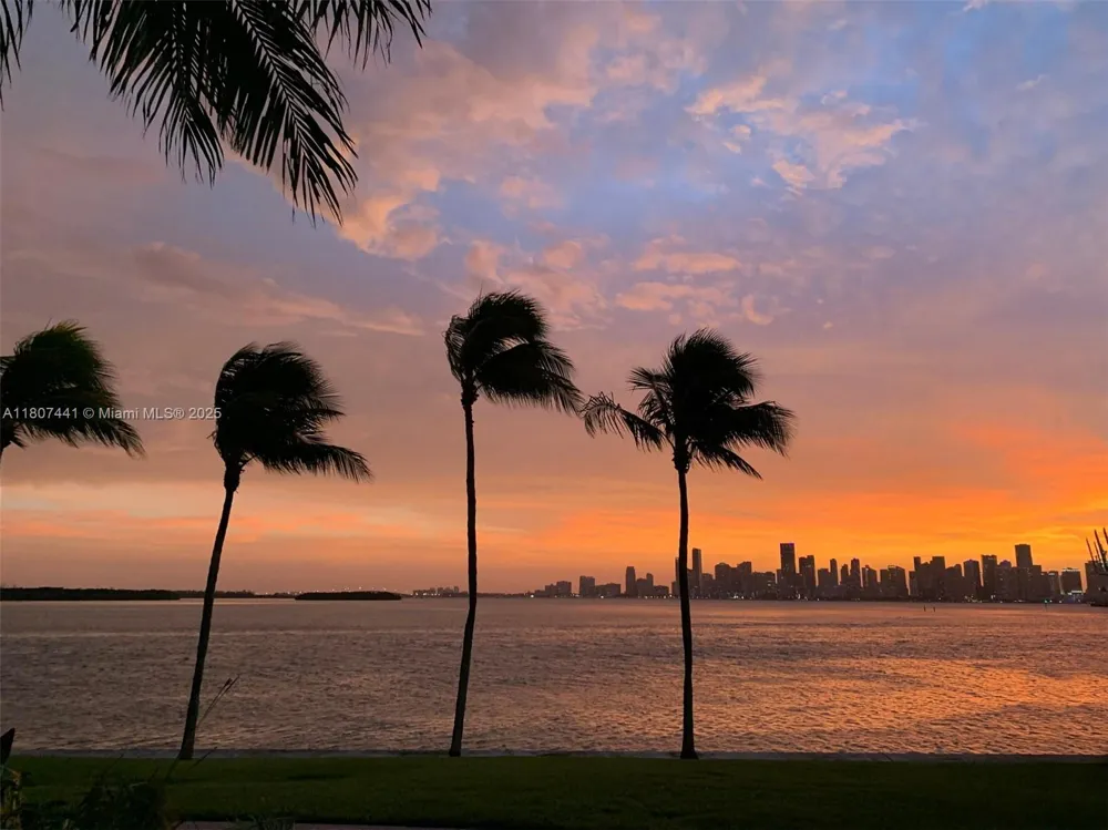 5235 Fisher Island Dr #5235 Miami Beach, FL 33109