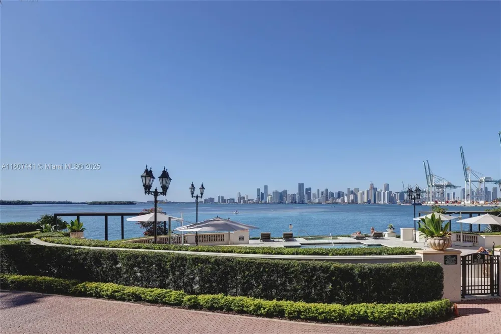 5235 Fisher Island Dr #5235 Miami Beach, FL 33109