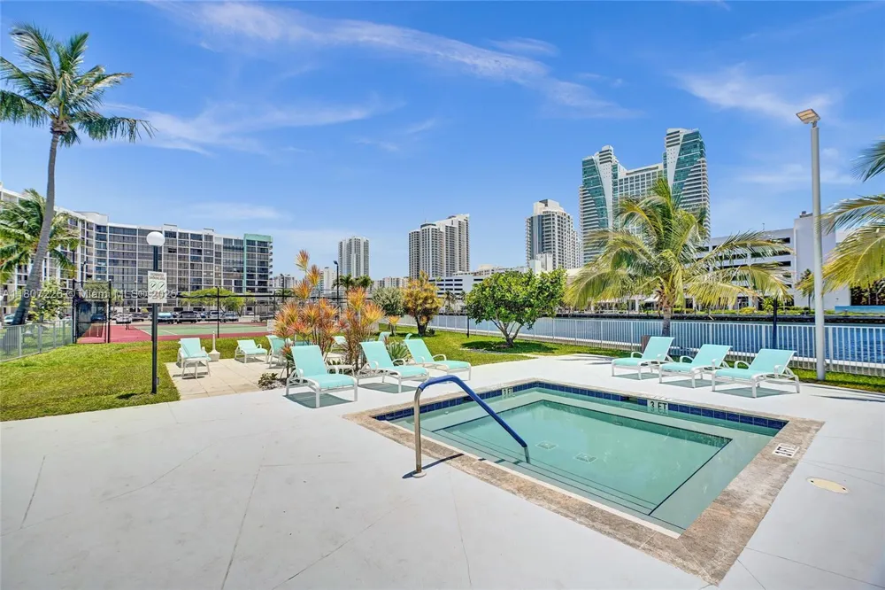 200 Leslie Dr #1031 Hallandale Beach, FL 33009