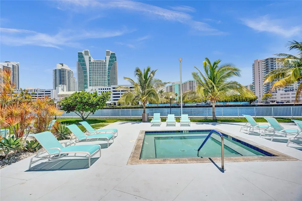 200 Leslie Dr #1031 Hallandale Beach, FL 33009