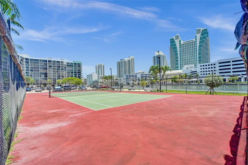 200 Leslie Dr #1031 Hallandale Beach, FL 33009