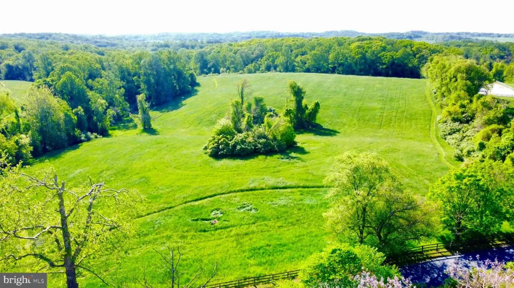 2295 HILLTOP VIEW Unionville, PA 19320
