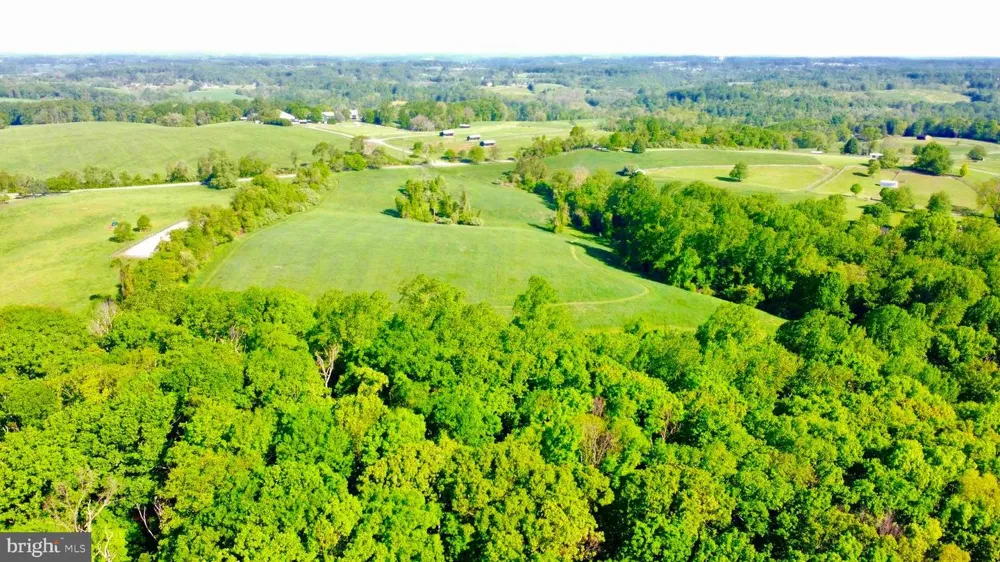 2295 HILLTOP VIEW Unionville, PA 19320