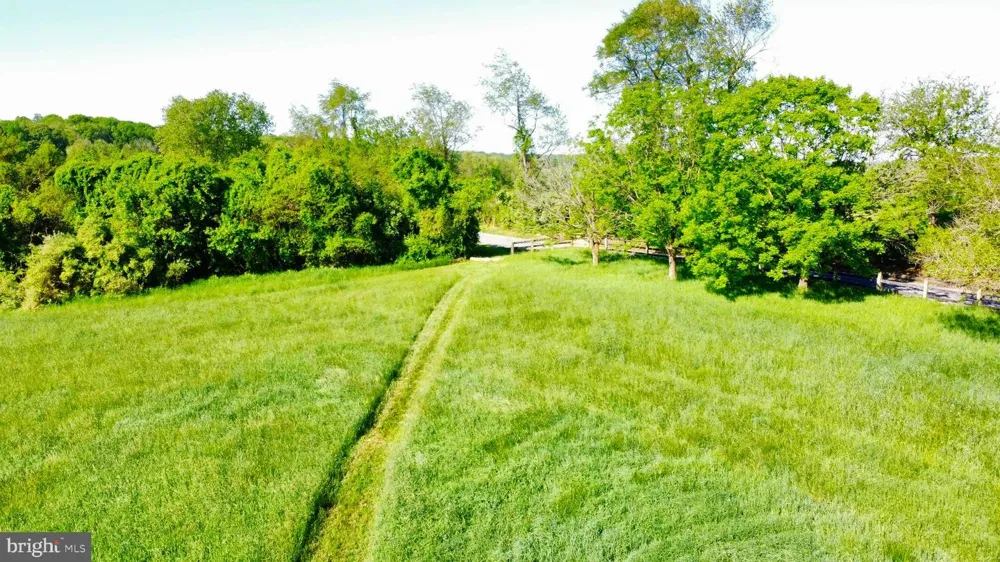 2295 HILLTOP VIEW Unionville, PA 19320