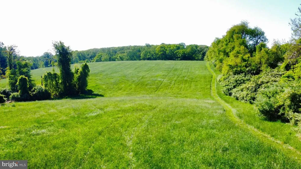 2295 HILLTOP VIEW Unionville, PA 19320