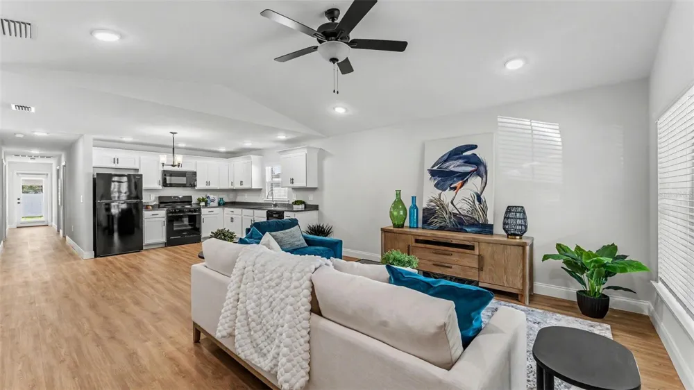 1242 DOROTHY STREET Lakeland, FL 33815