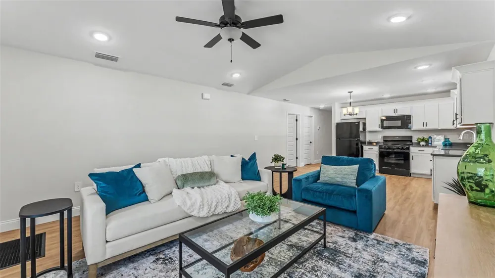 1242 DOROTHY STREET Lakeland, FL 33815