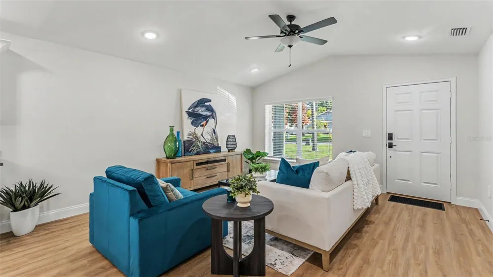1242 DOROTHY STREET Lakeland, FL 33815