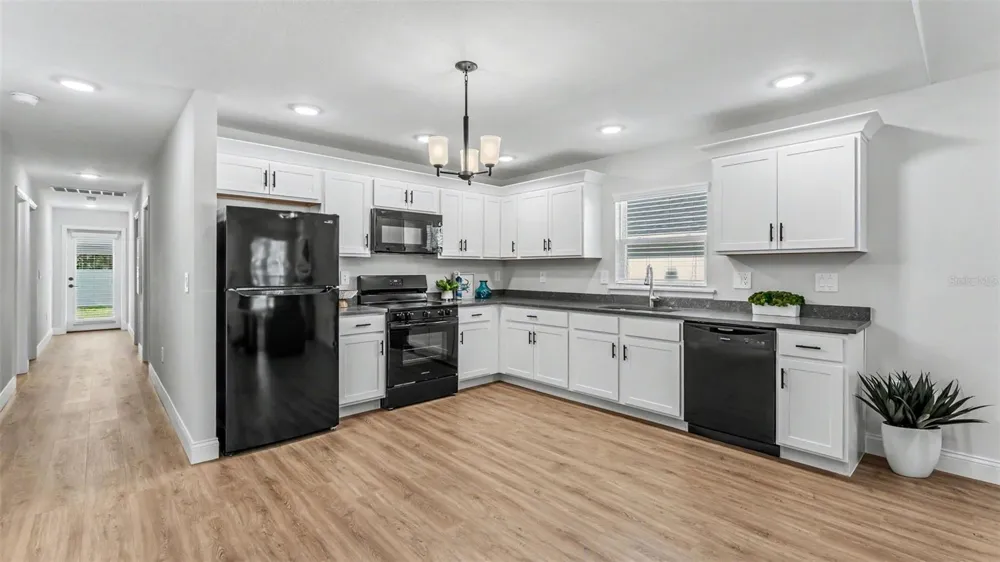 1242 DOROTHY STREET Lakeland, FL 33815