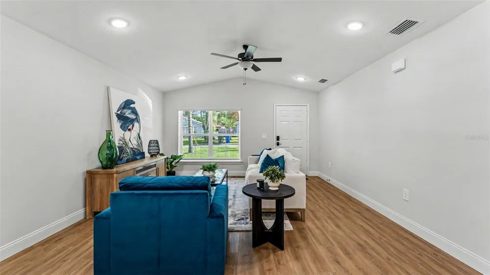 1242 DOROTHY STREET Lakeland, FL 33815