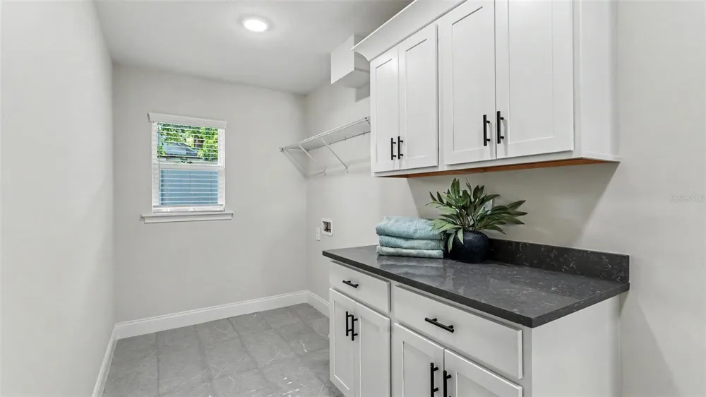 1242 DOROTHY STREET Lakeland, FL 33815