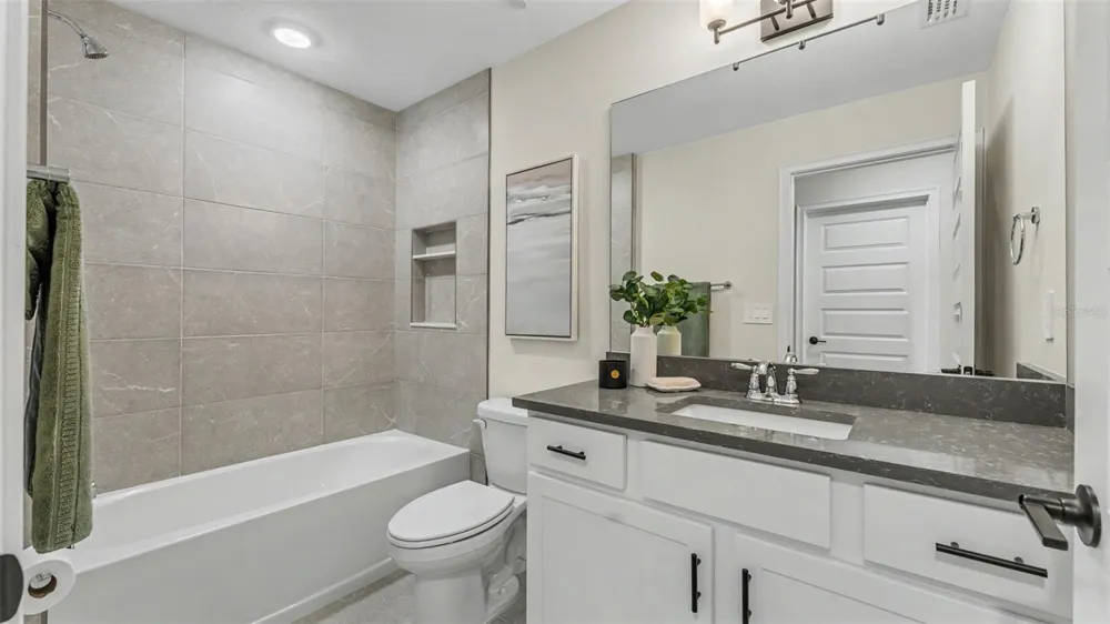 1242 DOROTHY STREET Lakeland, FL 33815