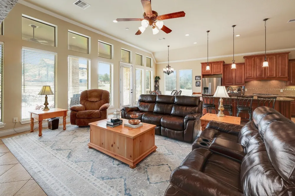 1617 High Lonesome Leander, TX 78641