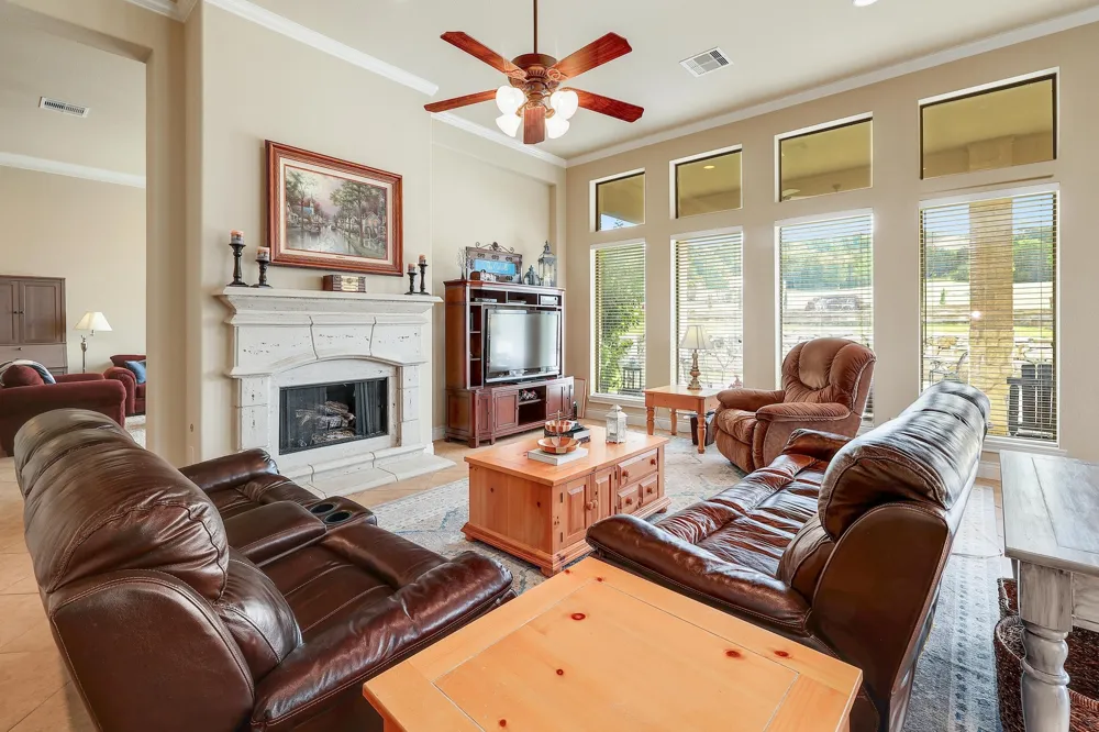 1617 High Lonesome Leander, TX 78641