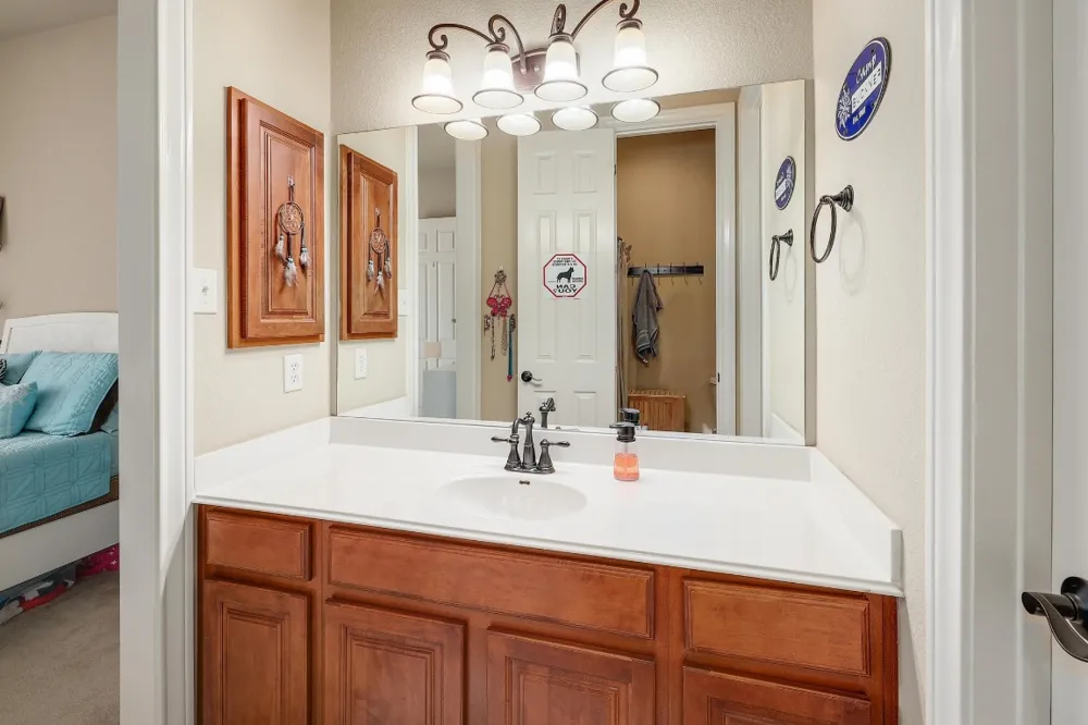 1617 High Lonesome Leander, TX 78641