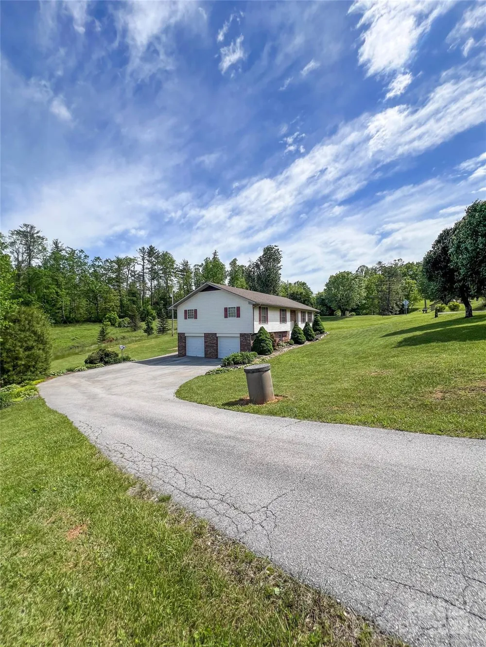 660 Halltown Road Spruce Pine, NC 28777