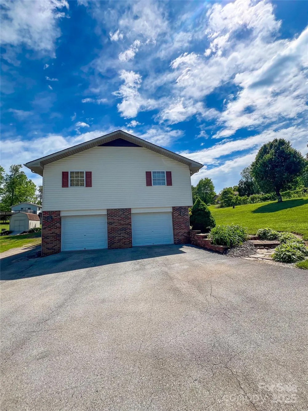 660 Halltown Road Spruce Pine, NC 28777