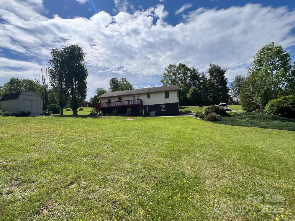660 Halltown Road Spruce Pine, NC 28777