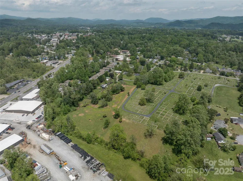 99999 Hamilton Drive Brevard, NC 28712