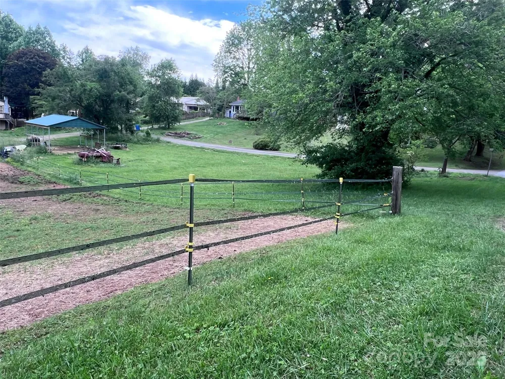 99999 Hamilton Drive Brevard, NC 28712