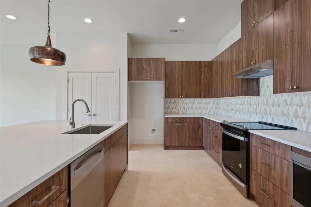 2646 Crazyhorse Pass Austin, TX 78734