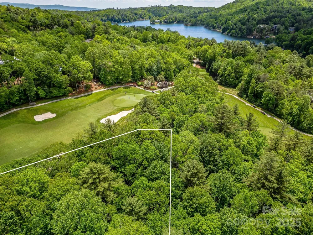 J 33 Cherokee Point Lake Toxaway, NC 28747