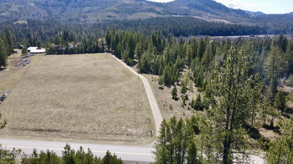 3216 Dufort Road Sagle, ID 83860