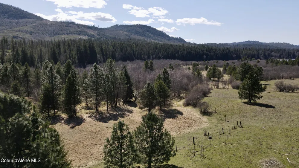 3216 Dufort Road Sagle, ID 83860