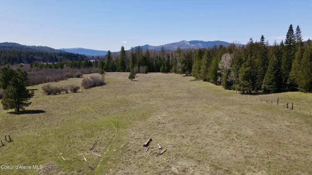 3216 Dufort Road Sagle, ID 83860