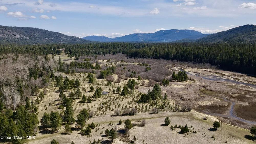 3216 Dufort Road Sagle, ID 83860