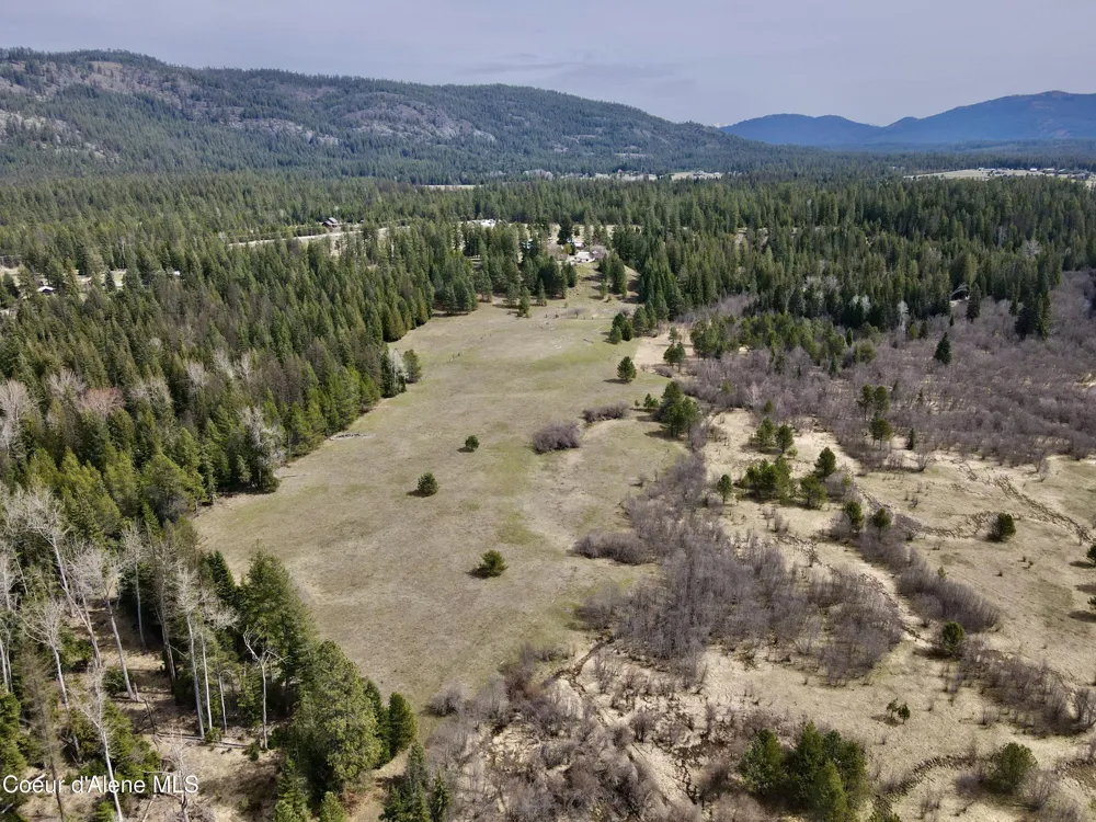 3216 Dufort Road Sagle, ID 83860