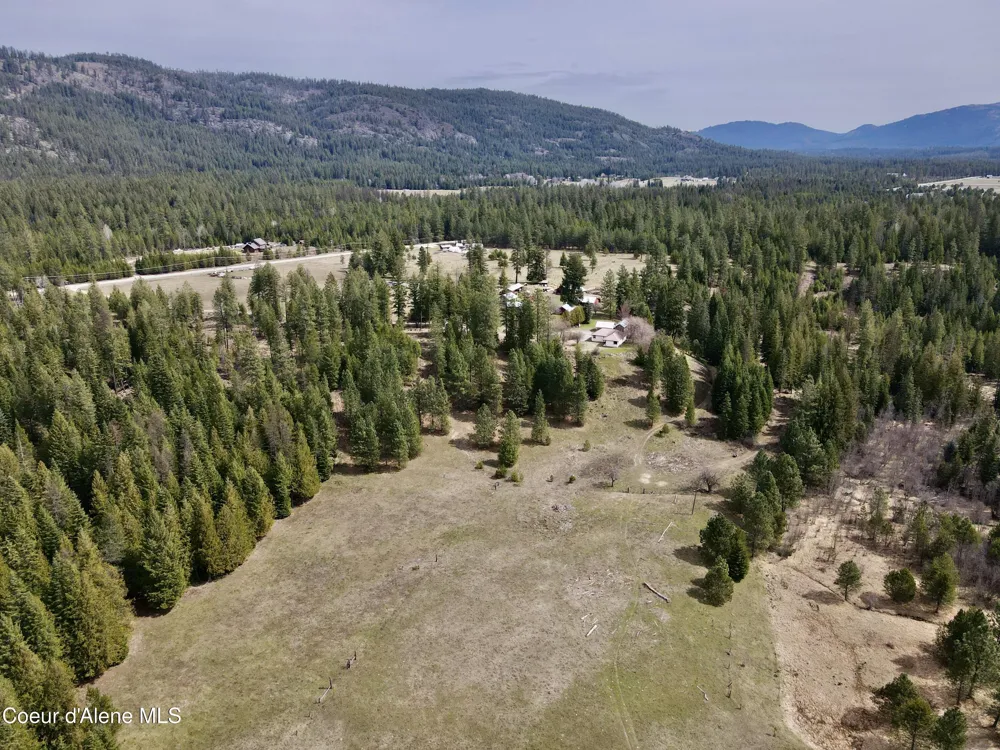 3216 Dufort Road Sagle, ID 83860