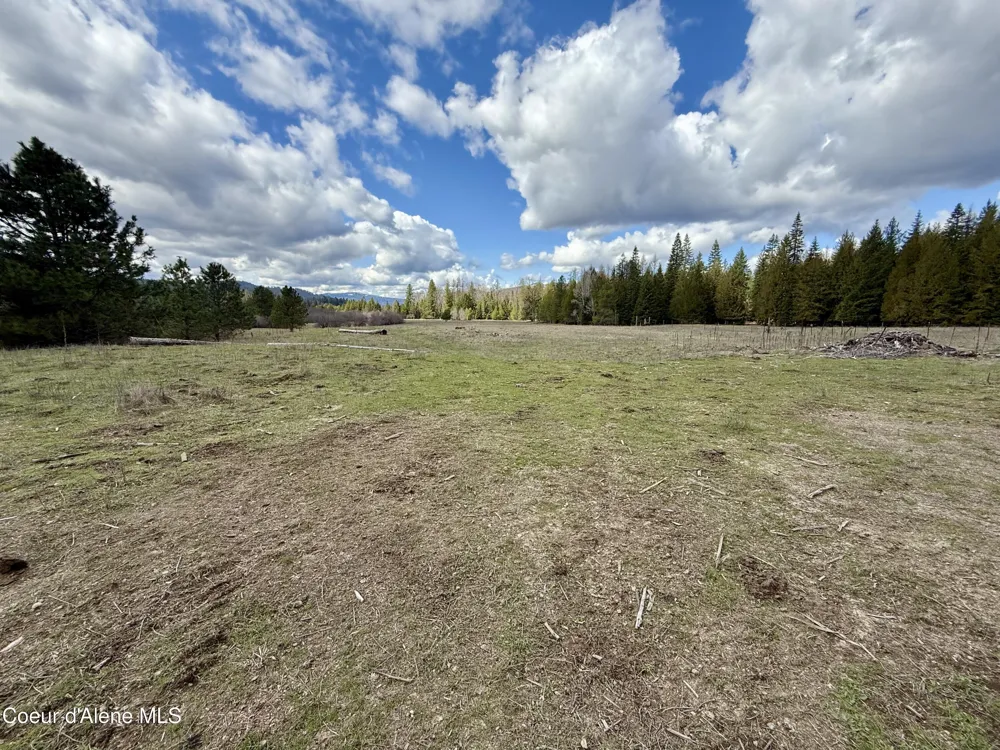 3216 Dufort Road Sagle, ID 83860