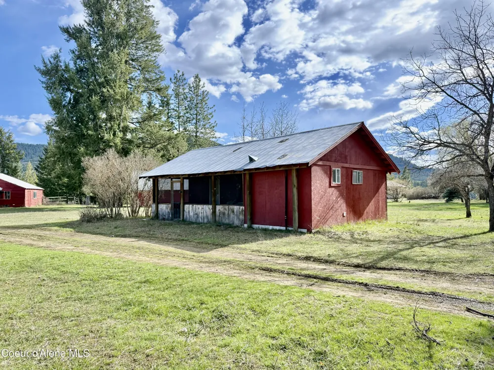 3216 Dufort Road Sagle, ID 83860