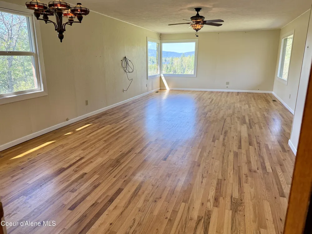 3216 Dufort Road Sagle, ID 83860