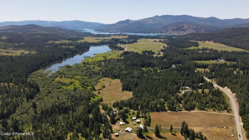 3216 Dufort Road Sagle, ID 83860