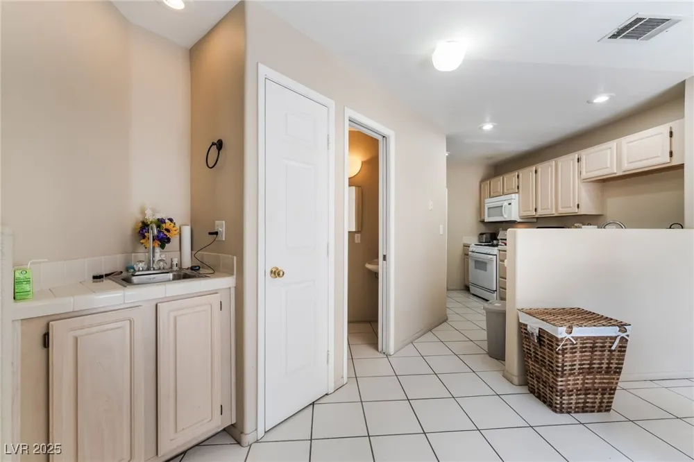 3950 S Sandhill Road #130 Las Vegas, NV 89121