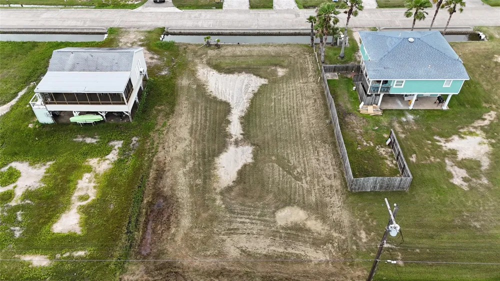 16627 Jolly Roger Jamaica Beach, TX 77554