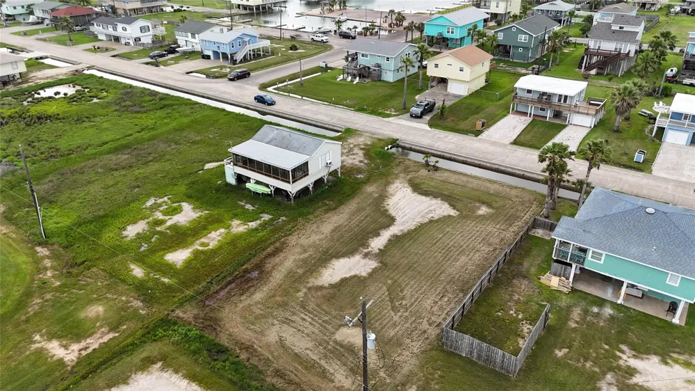 16627 Jolly Roger Jamaica Beach, TX 77554