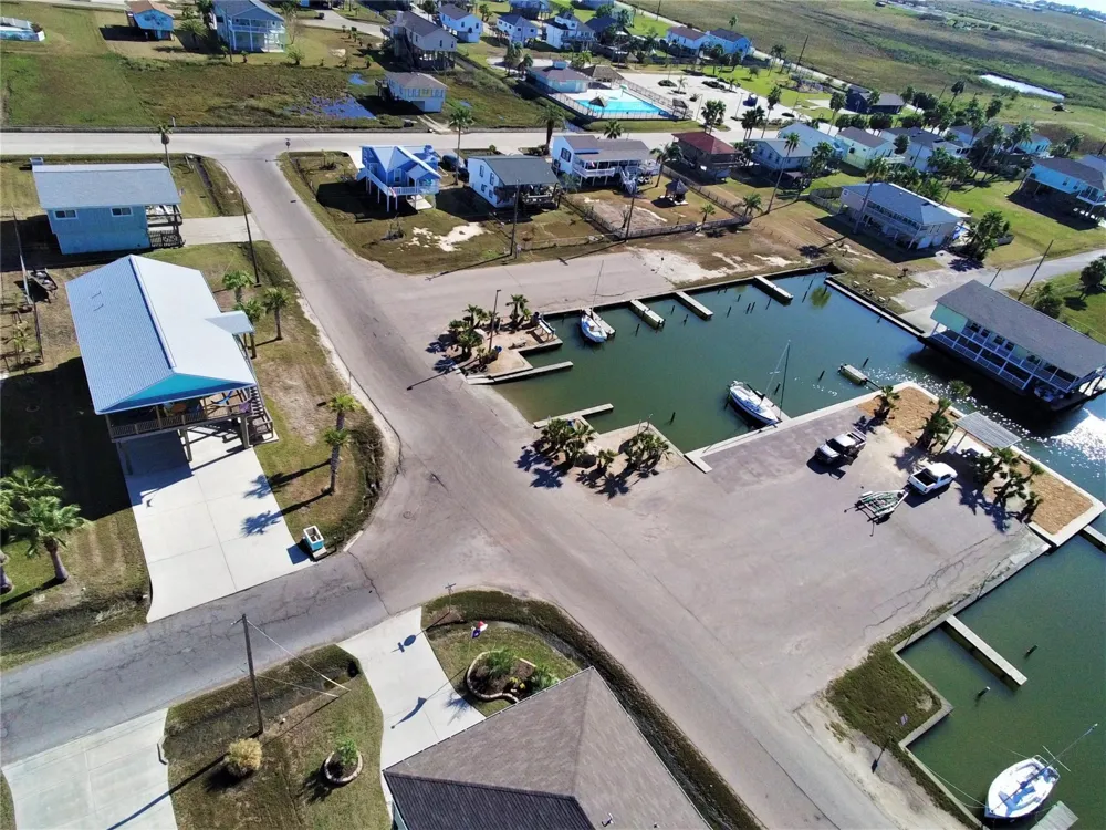 16627 Jolly Roger Jamaica Beach, TX 77554