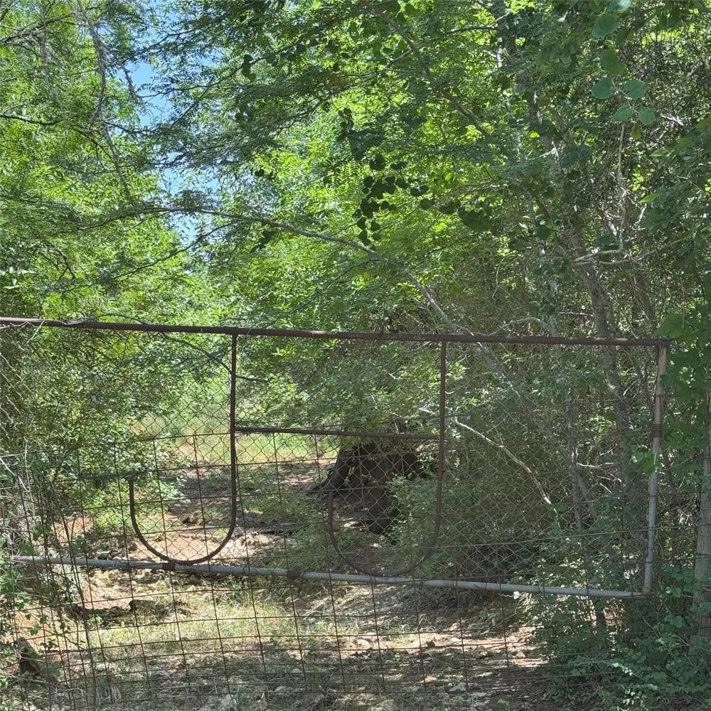 8110 N Hwy 77 Lexington, TX 78947