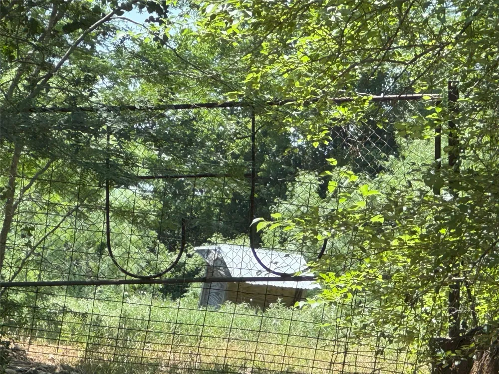 8110 N Hwy 77 Lexington, TX 78947