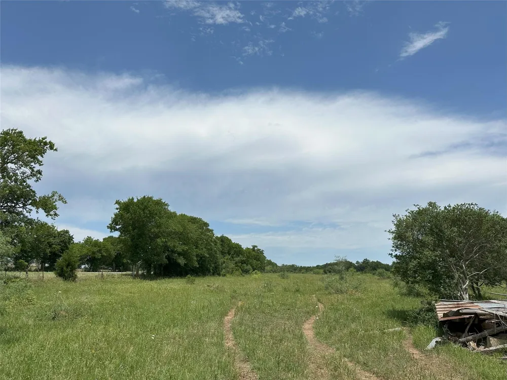 8110 N Hwy 77 Lexington, TX 78947