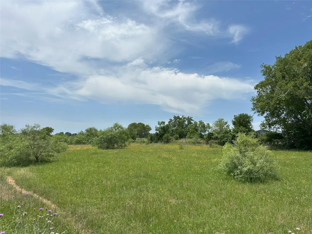 8110 N Hwy 77 Lexington, TX 78947