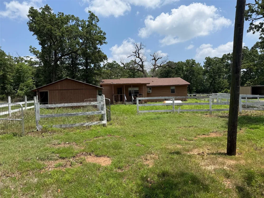7719 County Road 233 Centerville, TX 75833