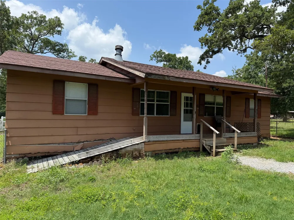 7719 County Road 233 Centerville, TX 75833