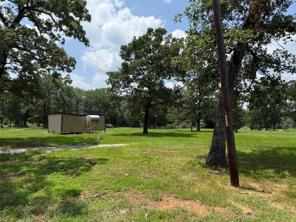 7719 County Road 233 Centerville, TX 75833