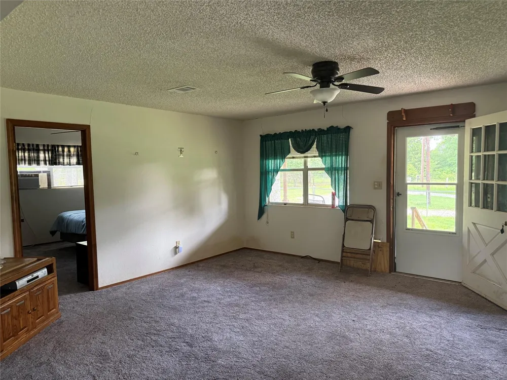 7719 County Road 233 Centerville, TX 75833