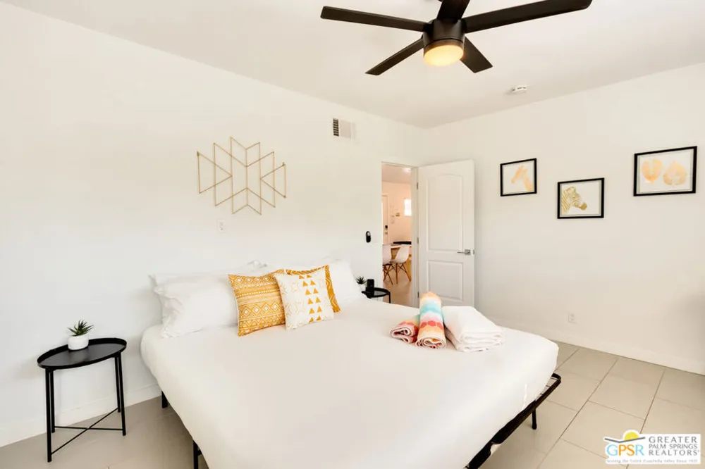 4373 E Camino Parocela Palm Springs, CA 92264